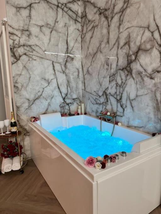 Les Chambres D Excellence Spa Sete Exterior photo